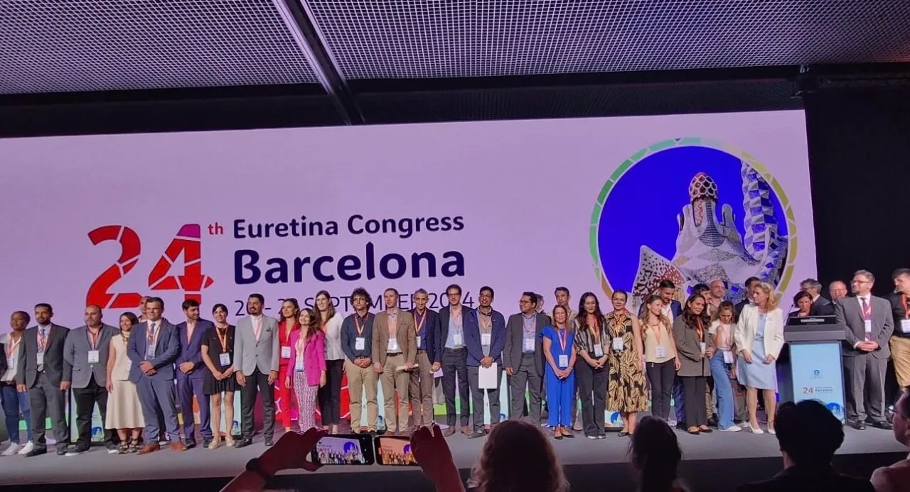 Parabéns a Diogo Cabral, Sara Vaz Pereira e Vania Lages, que se juntaram aos colegas internacionais, no palco do Congresso Euretina, em Barcelona.